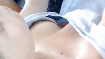 ผู้ชายคนหนึ่งเอาพยาบาลผู้ใหญ่กับกระเจี๊ยว วี ดิ โอ หนัง โป้ นิ้ว และลิ้น.