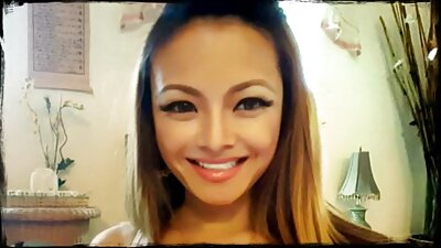 Natasha Vaughn สนุกกับ วิดีโอ เอา กัน dildo ขนาดใหญ่และ cums อย่างสวยงาม