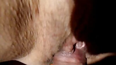ผู้ชาย fucks ในสามรูโสเภณีผมสีแดง busty. หนัง โป๊ วีดีโอ