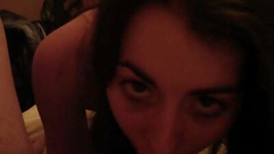 BBW อ้วนกระตุกปิดหีของเธอในด้านหน้าของกระจกและ cums. วิดีโอ โป๊